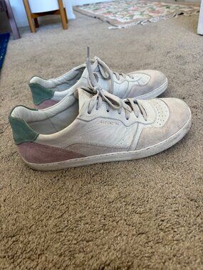 Groundies Sneakers Size 12